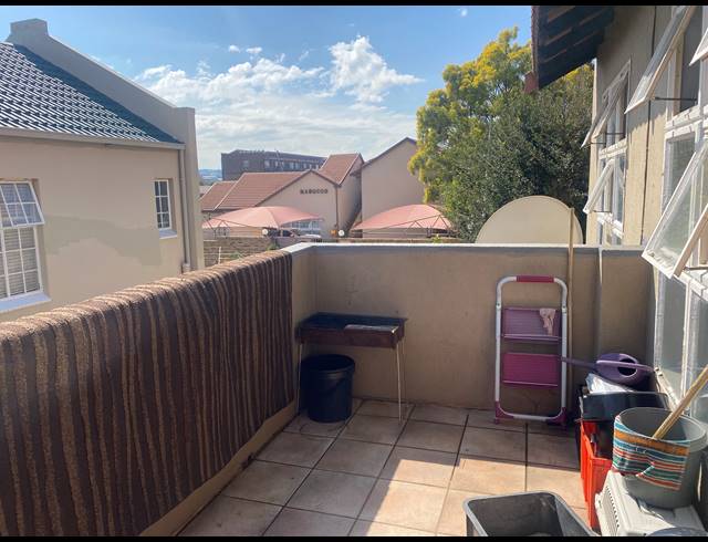 2 BEDROOM TOWNHOUSE FOR SALE IN NEW REDRUTH